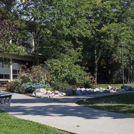 Humber College Lakeshore Campus Residence Toronto Eksteriør billede